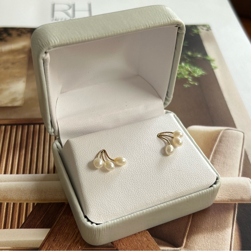 Vintage gold and pearl frond stud earrings